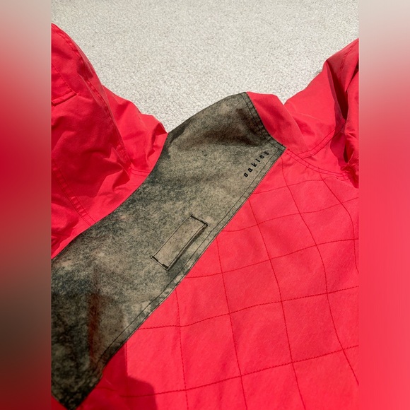 Oakley Women’s Snowboarding Jacket - Picture 5 of 13